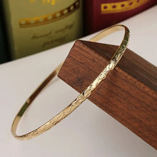 Charger l'image dans la galerie, Fermoir du bracelet plaqué or – détail raffiné et sécurisé