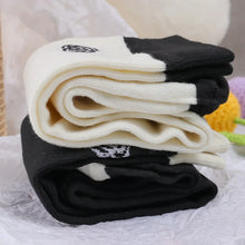 Charger l'image dans la galerie, Chaussettes Longues Femme Confort - Enveloppement Doux et Style Polyvalent