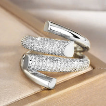 Charger l'image dans la galerie, Vue supérieure de bague argent femme – zircon central et détails fins