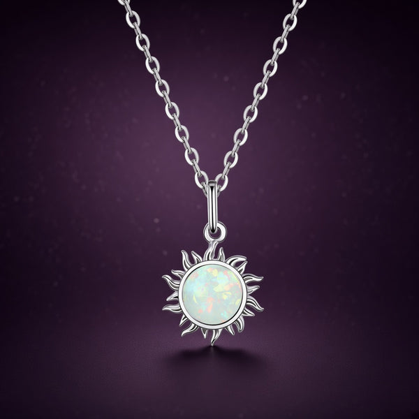 Collier Plein Soleil argent 925, pendentif soleil en opale d'imitation et chaîne, fond aubergine