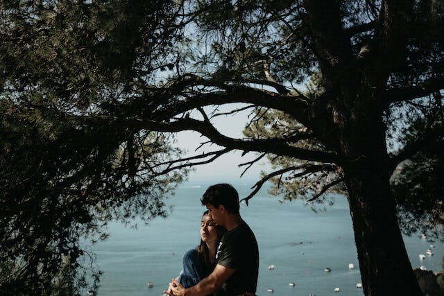 Naviguer dans les Relations Amoureuses : Défis et Solutions