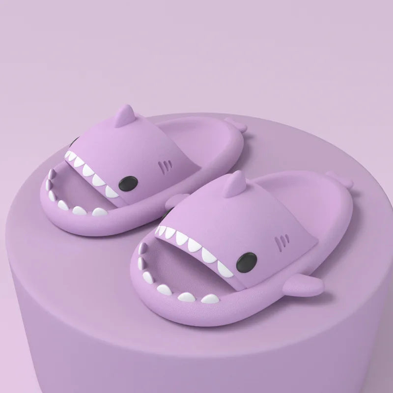 Pantoufle requin kawaii violet - Design mignon EVA léger été - Luminori

