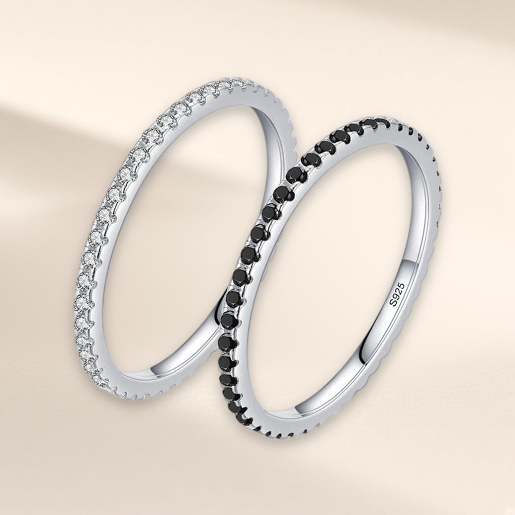 Bague Semis, les deux modèles côte à côte : rang de pierres claires et rang de pierres noires