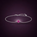 Bracelet Cœur de Pivoine argent 925, cœur rose fuchsia en zirconium cubique sur chaîne fine, sur fond aubergine