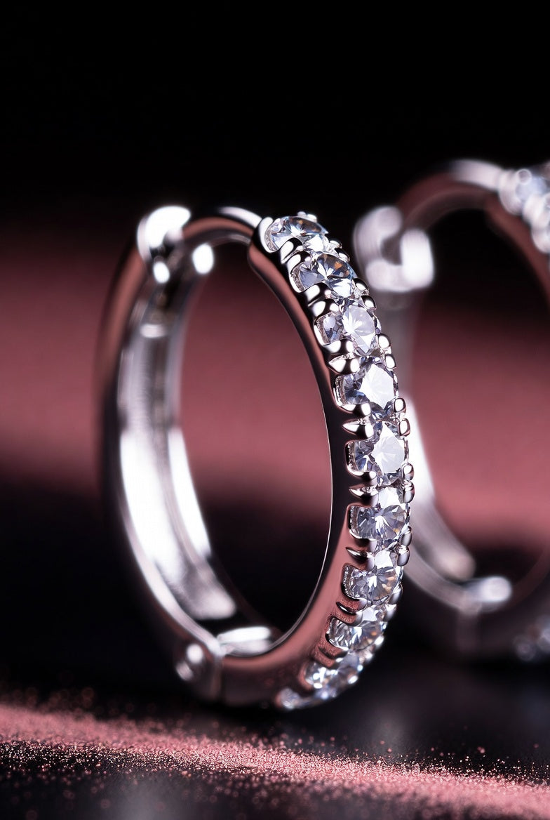 Créoles « Anneau de Lumière » — argent 925 et zirconium