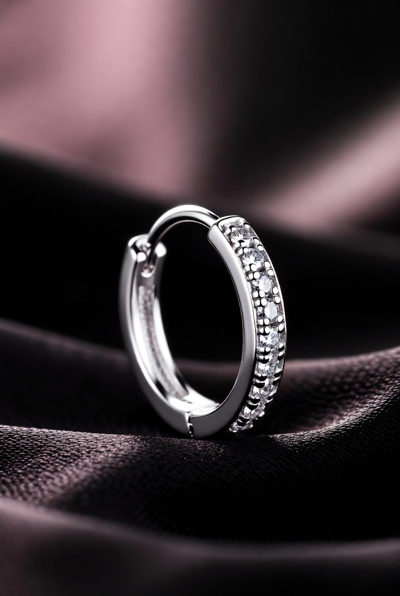 Créoles « Anneau de Lumière » — argent 925 et zirconium